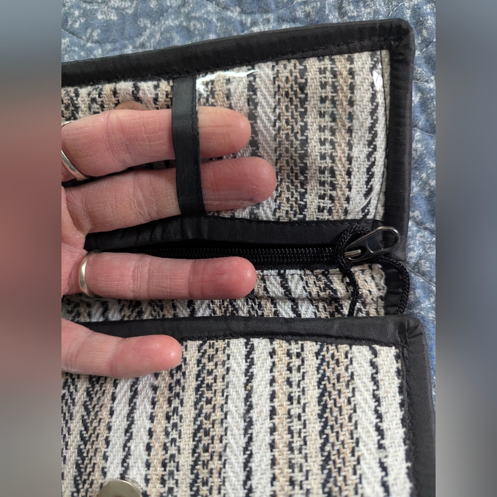 The Collection Royal Wallet - Picture 8 of 10